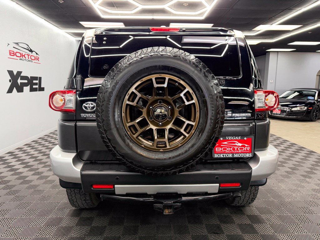 Used 2014 Toyota FJ Cruiser 4WD w/ Upgrade Package image 12