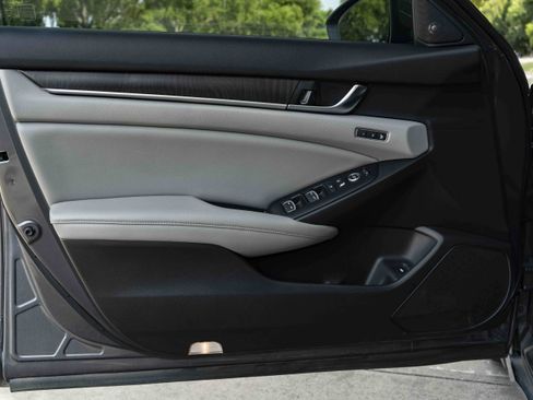 Used 2019 Honda Accord Touring image 35