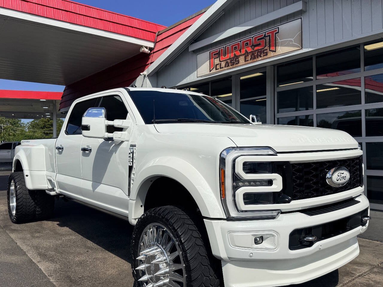 Used 2023 Ford F450 Platinum w/ FX4 Off-Road Package AWD/4WD image 17