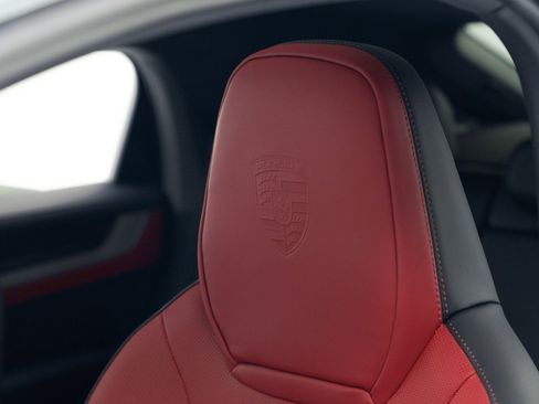 New 2026 Porsche Cayenne S image 18