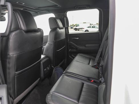 Used 2022 Nissan Frontier PRO-4X w/ Pro-4X Premium Package AWD/4WD image 18