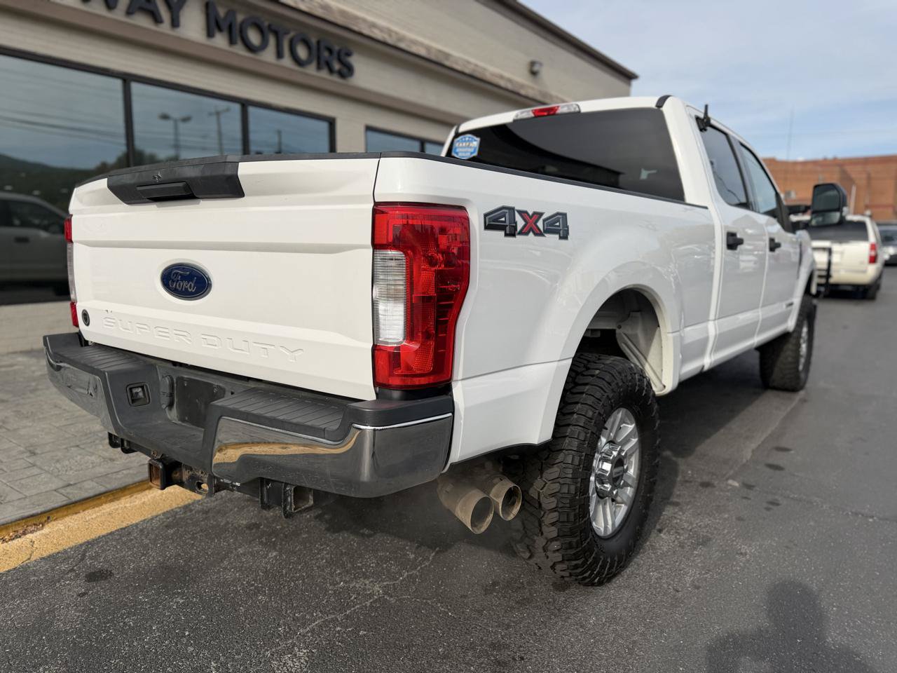 Used 2019 Ford F250 XLT AWD/4WD image 3