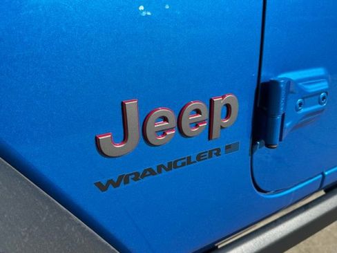 New 2025 Jeep Wrangler Unlimited Rubicon w/ Steel Bumper Group image 12