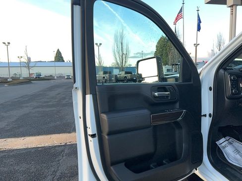 Used 2023 Chevrolet Silverado 2500 LT image 22