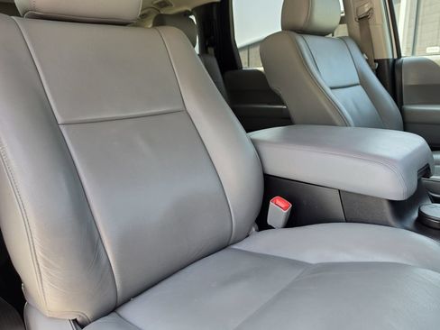 Used 2016 Toyota Sequoia Limited w/ Safety & Convenience Package RWD image 34