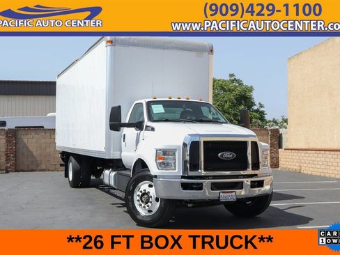 Used 2017 Ford F750 2WD Regular Cab Super Duty image 1
