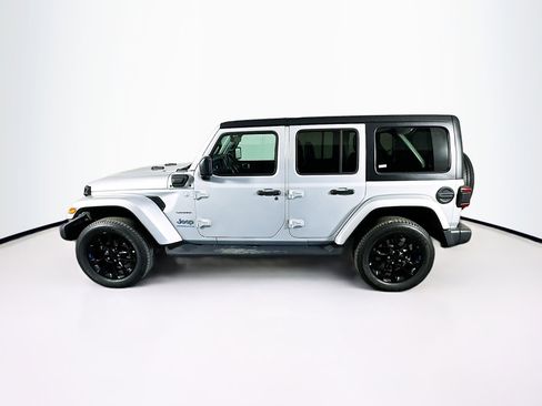 Used 2023 Jeep Wrangler Unlimited Sahara w/ Cold Weather Group AWD/4WD image 4