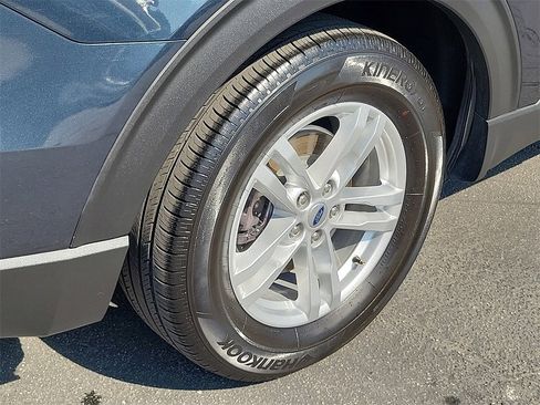 Used 2023 Ford Explorer XLT image 24