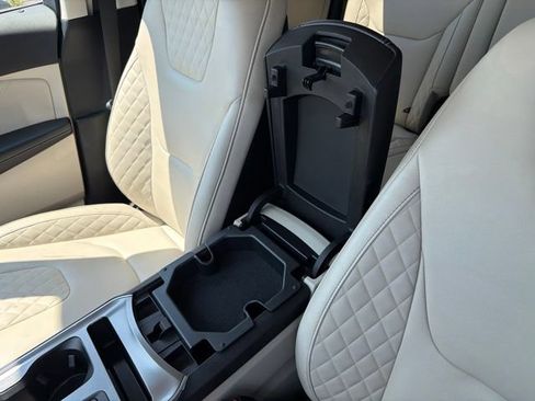 Used 2023 Ford Edge Titanium AWD/4WD image 29