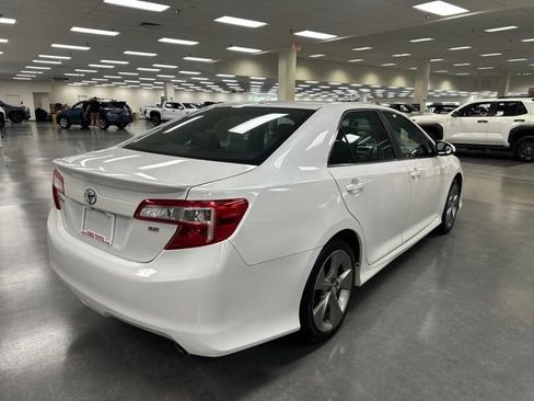 Used 2012 Toyota Camry SE FWD image 7