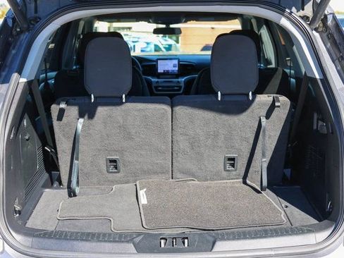 Used 2022 Ford Explorer XLT image 8