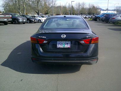 Used 2021 Nissan Altima 2.5 SV