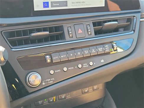 Used 2024 Lexus ES 350 w/ Premium Package image 21