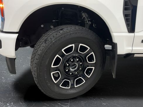 Used 2025 Ford F250 Platinum AWD/4WD image 40