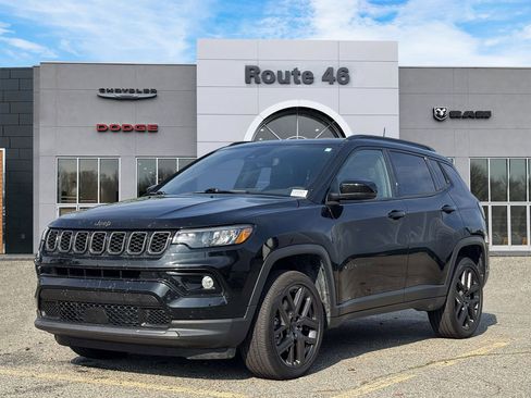 Used 2025 Jeep Compass Limited w/ Sun & Sound Group AWD/4WD image 2
