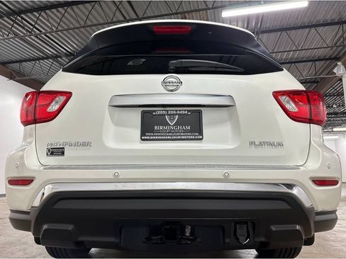 Used 2020 Nissan Pathfinder Platinum FWD image 14