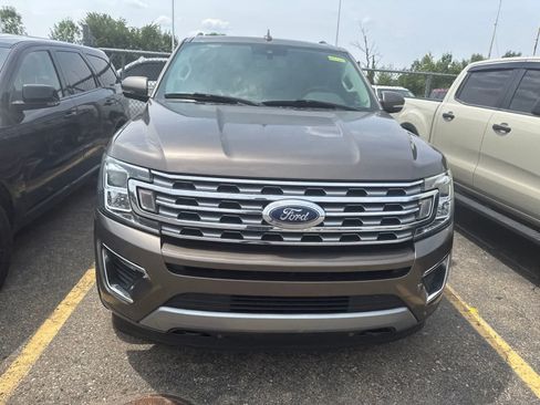 Used 2019 Ford Expedition Limited w/ Equipment Group 301A AWD/4WD image 4
