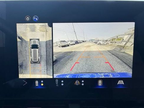 Used 2025 Chevrolet Equinox ACTIV w/ Safety and Technology Package FWD image 10