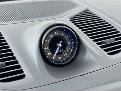Certified 2026 Porsche Cayenne Turbo AWD/4WD image 17