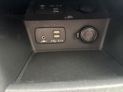 Used 2020 Subaru Forester Premium image 28