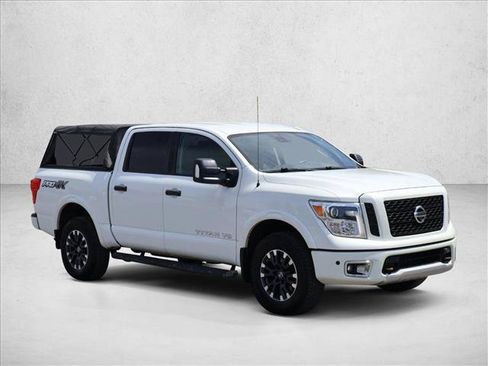 Used 2018 Nissan Titan S AWD/4WD image 3