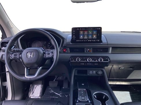 Used 2023 Honda Pilot Touring image 5