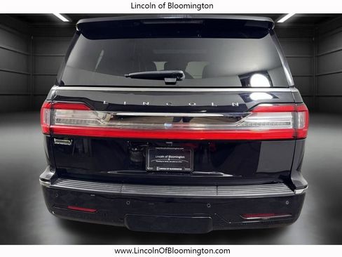 Used 2019 Lincoln Navigator Reserve AWD/4WD image 5