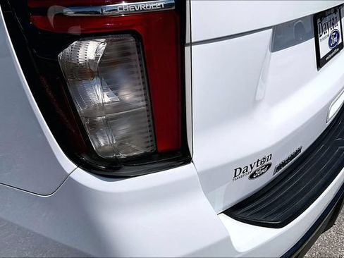 Used 2021 Chevrolet Tahoe RST w/ Luxury Package AWD/4WD image 32