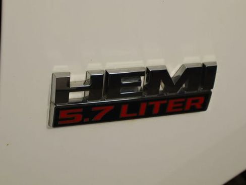 Used 2019 RAM 1500 Classic SLT AWD/4WD image 34