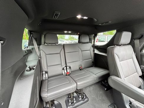 Used 2025 Chevrolet Tahoe High Country AWD/4WD image 25