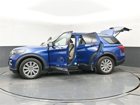 Used 2020 Ford Explorer Limited w/ Class III Trailer Tow Package image 59