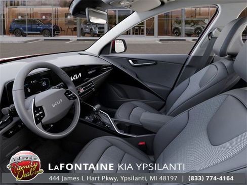 New 2025 Kia Niro EX image 17