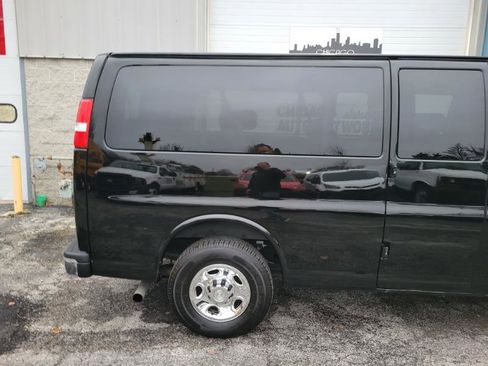 Used 2017 Chevrolet Express 3500 LT w/ LT Preferred Equipment Group image 28