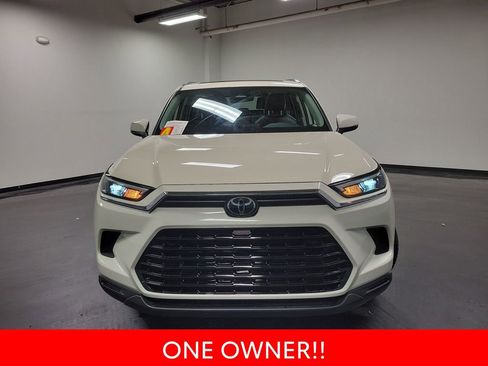 Used 2024 Toyota Grand Highlander AWD image 3