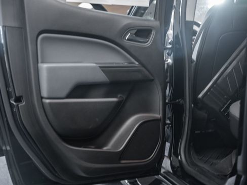 Used 2019 Chevrolet Colorado Z71 w/ Z71 Midnight Edition AWD/4WD image 42