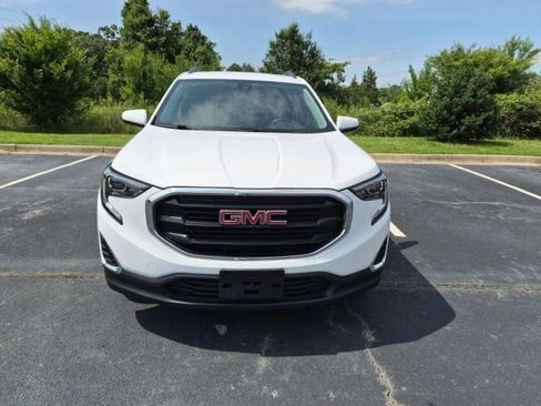 Used 2020 GMC Terrain SLE w/ Driver Convenience Package AWD/4WD image 3