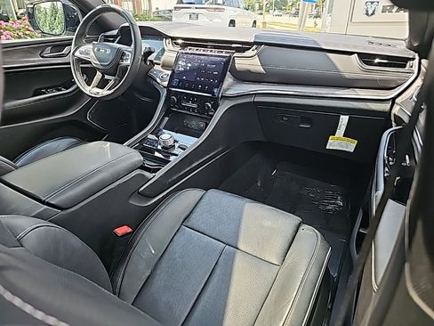 Certified 2024 Jeep Grand Cherokee Overland w/ Adv Protech Group III image 19