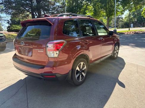 Used 2017 Subaru Forester 2.5i Premium AWD/4WD image 5