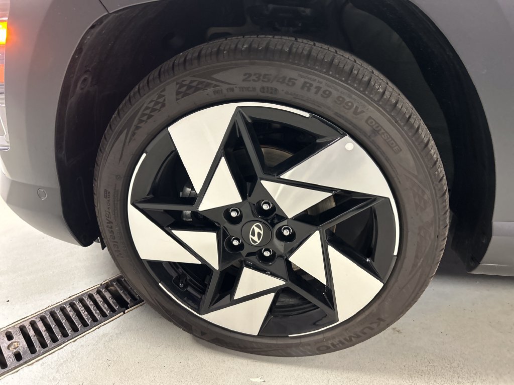 Used 2026 Hyundai Kona Limited FWD image 9
