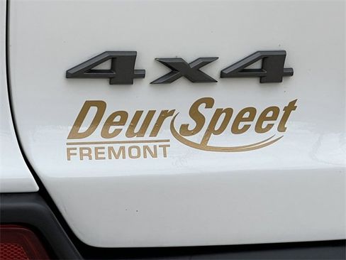 Used 2022 Jeep Cherokee Trailhawk image 2