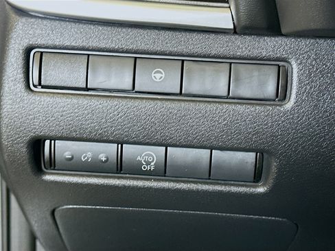 Used 2023 Nissan Rogue SV image 17