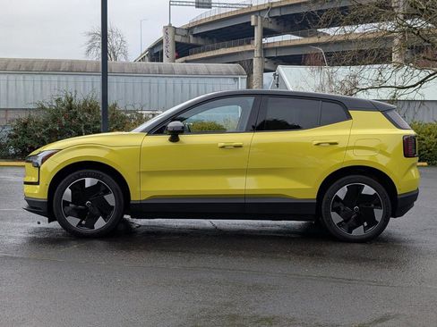 Used 2025 Volvo EX30 Ultra w/ Climate Package image 4