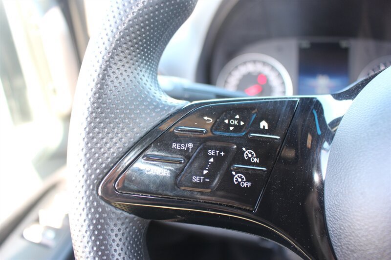 Used 2025 Mercedes-Benz Sprinter 2500 image 32