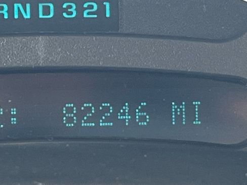 Used 2004 GMC Sierra 2500 SLT w/ Skid Plate Package image 34