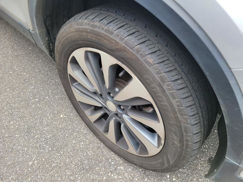 Used 2022 Buick Encore Preferred w/ Safety Package II image 4