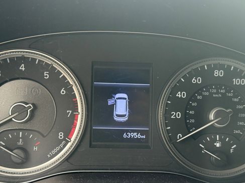 Used 2019 Hyundai Santa Fe SE image 11