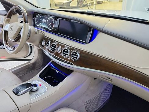 Used 2017 Mercedes-Benz S 550 Sedan image 21
