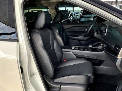 Certified 2023 Nissan Rogue SV w/ SV Premium B Package image 9