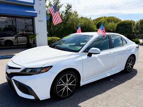 Used 2021 Toyota Camry SE FWD image 20