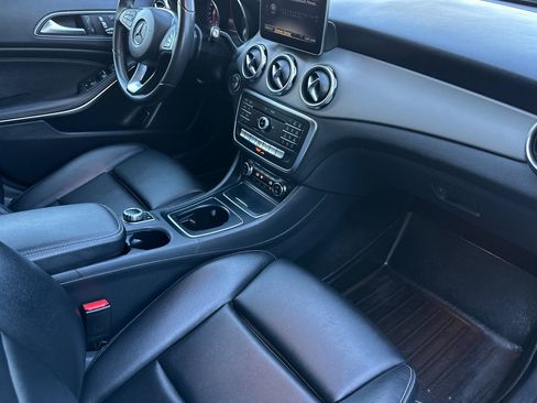 Used 2018 Mercedes-Benz GLA 250 image 33